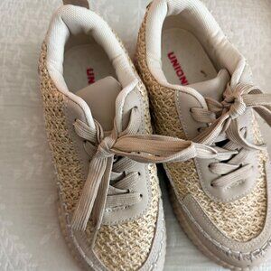 Women's platform tennis shoes